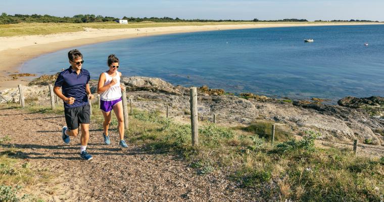 ©Office de Tourisme Ile de Noirmoutier - ©Vendée Expansion - ©Simon Bourcier- Plage de Luzeronde à L'Herbaudière et running