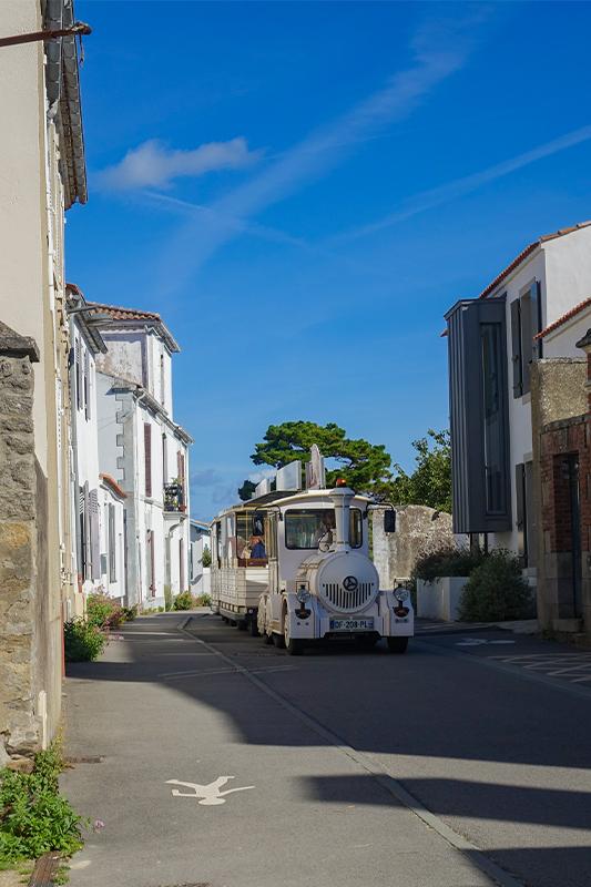 Balade commentée en petit train Noirmoutier ©Quentin Boulegon